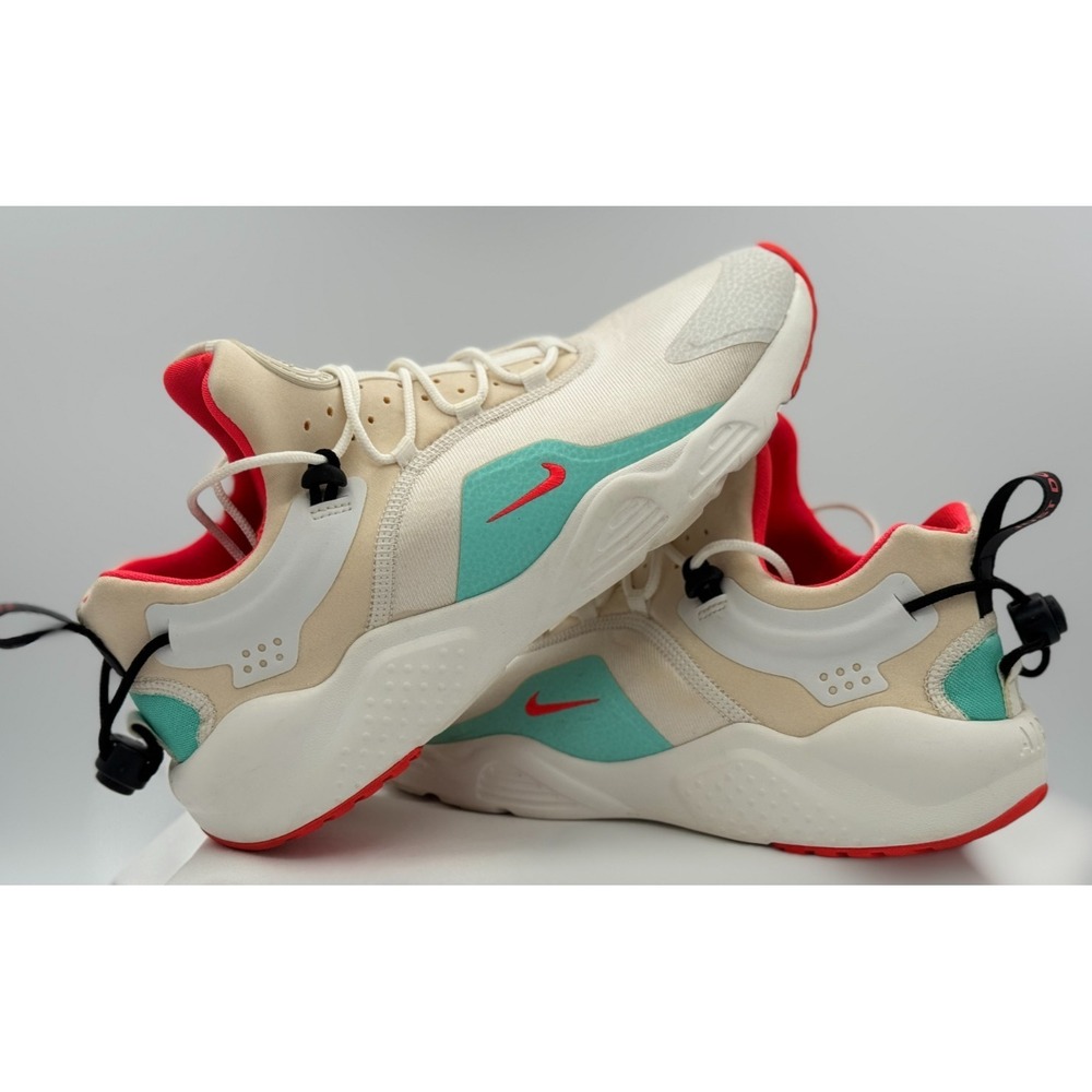 Nike Women's Air Huarache White Lace Up Shoes - Size 9 - Very Good Condition